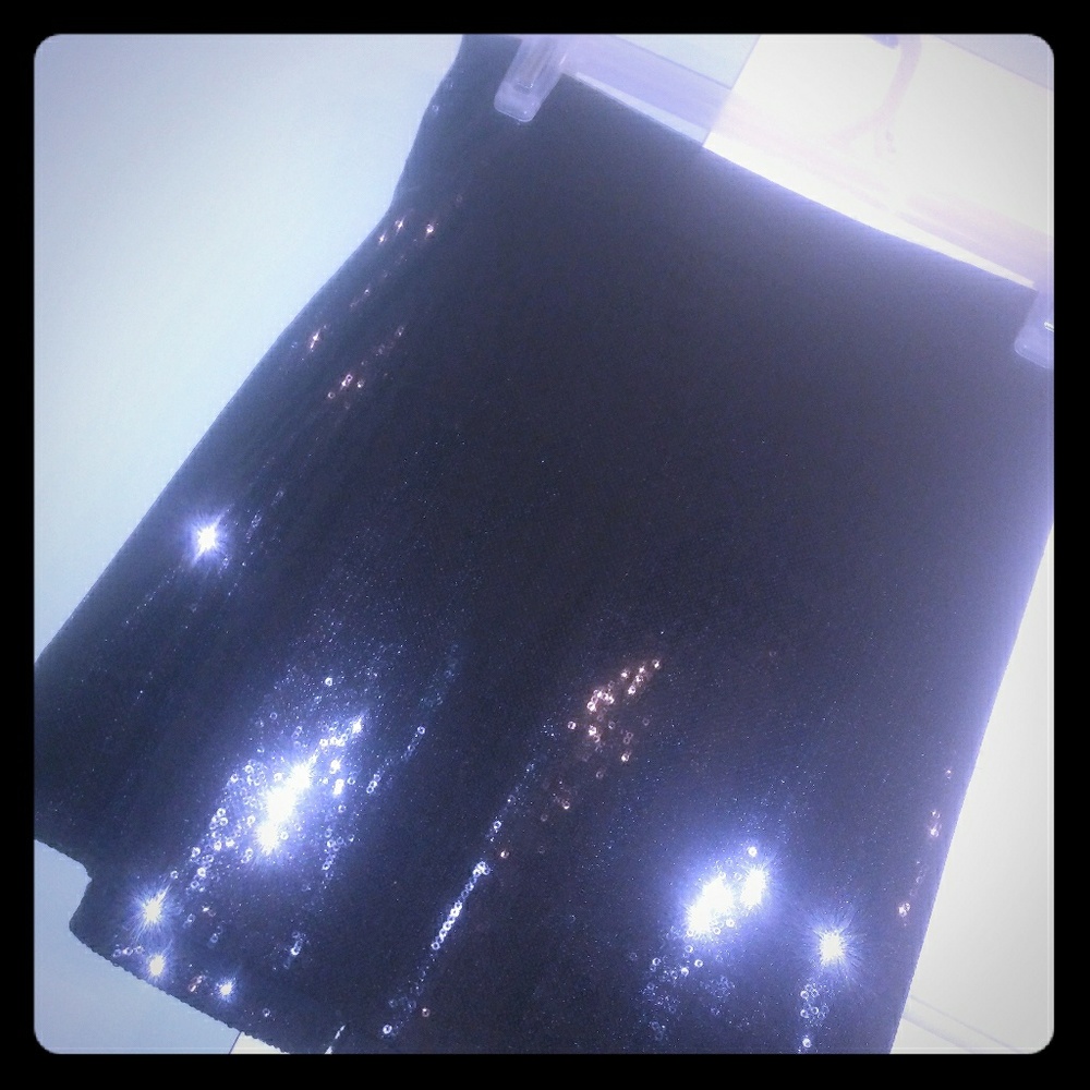 Skirt, sequence, nwt, sz Medium